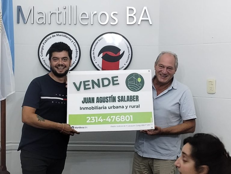 Entrega de la cartelería sorteada 